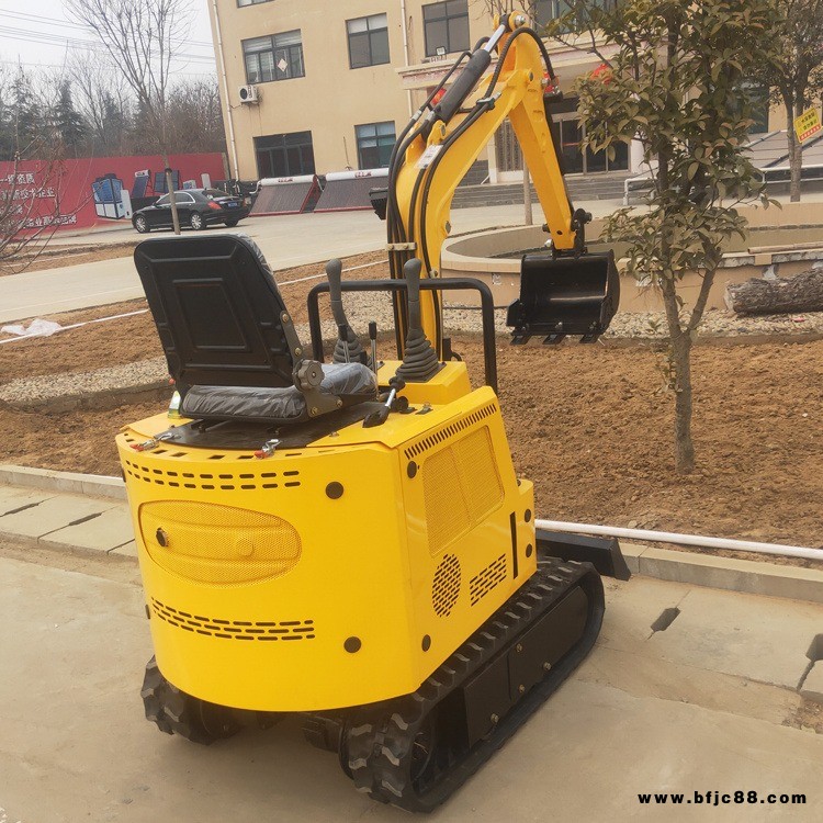通華 微型挖掘機型號大全小型迷你挖掘機果園農(nóng)用小型挖掘機廠家