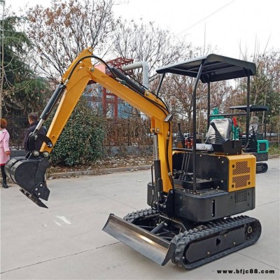 廠家供應(yīng)小型挖掘機 多功能迷你挖掘機 15型17型挖掘機圖片視頻