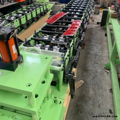 930型屋面吊頂板壓瓦機 插接式壓瓦機設備 中揚壓瓦機 外墻裝飾板成型機
