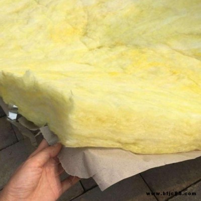 玻璃棉卷氈 耐高溫 大棚 防火離心玻璃棉  單面貼箔保溫棉 氈   大量供應(yīng) 價(jià)錢(qián)便宜