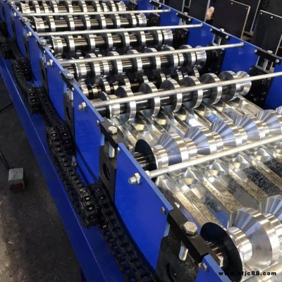 外墻板壓瓦機 鑫威達(dá) 橫掛板壓瓦機 750型橫掛板壓瓦機