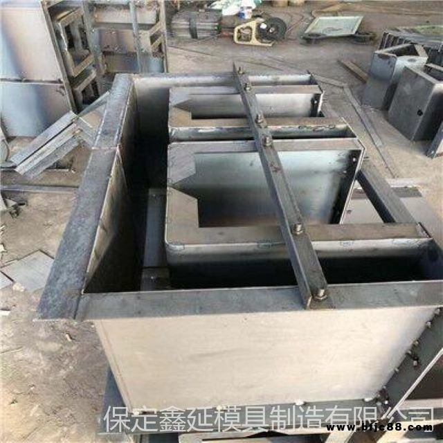 高鐵電纜槽模具  河北鑫延模具  電纜槽鋼模具  電纜槽模具價格   可定制尺寸