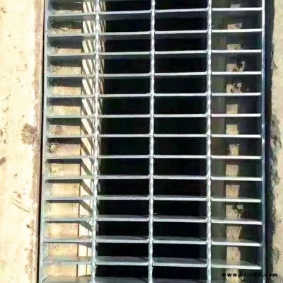 河北標盈生產定制各種類型溝蓋板鍍鋅鋼板鋼格柵款式多樣