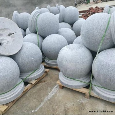 花崗巖路障石球 花崗巖石球價(jià)格 定制花崗巖擋車路障石球 竣峰石業(yè)