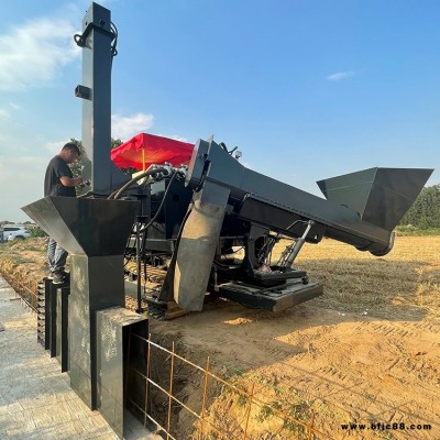 潤達履帶式路沿石成型機 馬路牙子路肩滑模成型機 高速公路攔水帶滑模機