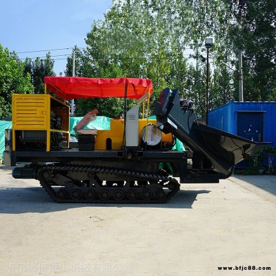 德信 DX-445防撞墻滑模機(jī) 水溝一次成型機(jī) 路沿石滑膜機(jī)施工現(xiàn)場(chǎng)