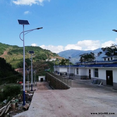6米鄉(xiāng)村太陽(yáng)能路燈 興諾光電 大功率LED燈 鋰電池太陽(yáng)能燈 質(zhì)保三年