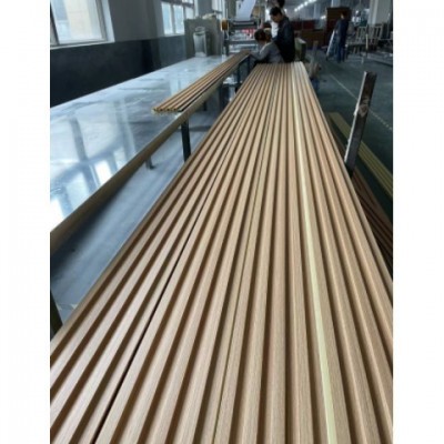 專業(yè)出口馬來西亞格柵護墻板離線覆膜高級品質(zhì)現(xiàn)代風(fēng)電視床頭背景