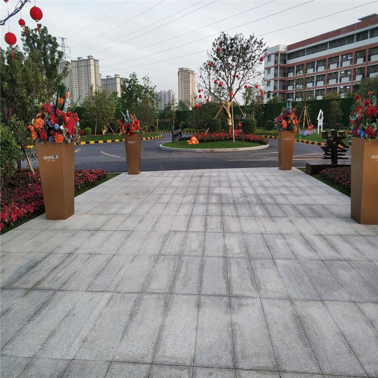 廣場(chǎng)道路工程用石英磚 仿芝麻黑石英磚地面磚廠家