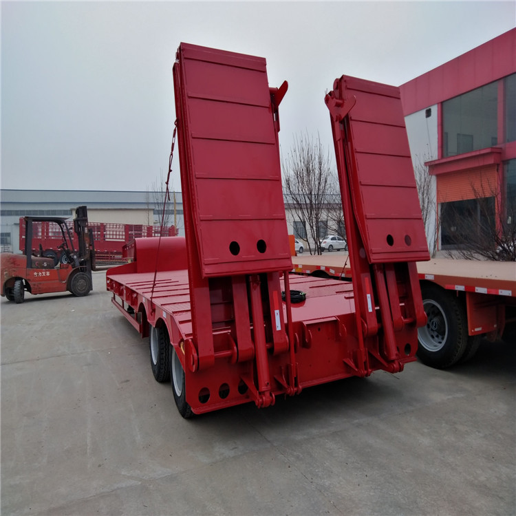 超長(zhǎng)平板半掛車和超長(zhǎng)集裝箱骨架車標(biāo)準(zhǔn)5.5噸13米鉤機(jī)板盤子7.8噸示例圖1