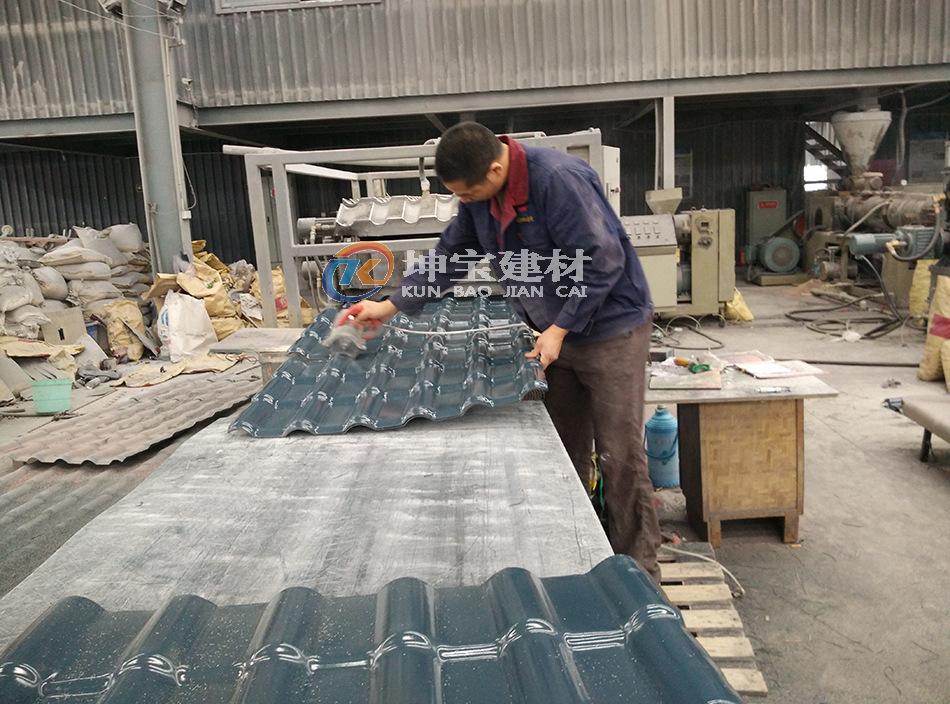 供應合成樹脂瓦價格 別墅仿古琉璃瓦 屋頂復合瓦 塑料裝飾瓦建材示例圖16