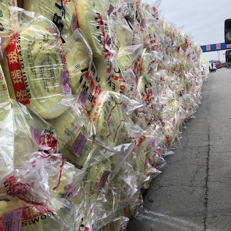 廠家 新疆 沃福 豬棚保溫棉 70mm玻璃絲棉氈 一平米價格