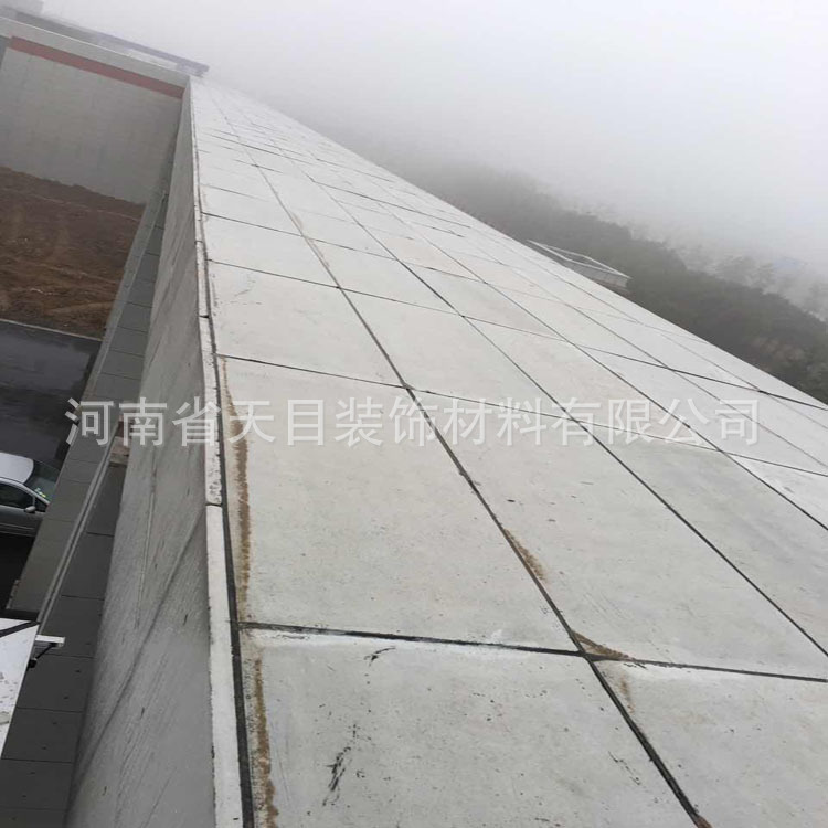 河南商丘廠家供應(yīng) 新型 歐式 防水防火 護墻板 清水混凝土掛板示例圖2