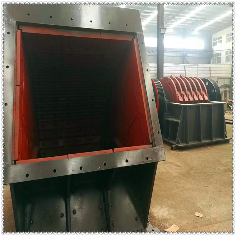 1512型重錘式破碎機 砂巖重錘粉碎機 石灰石重錘粉碎機