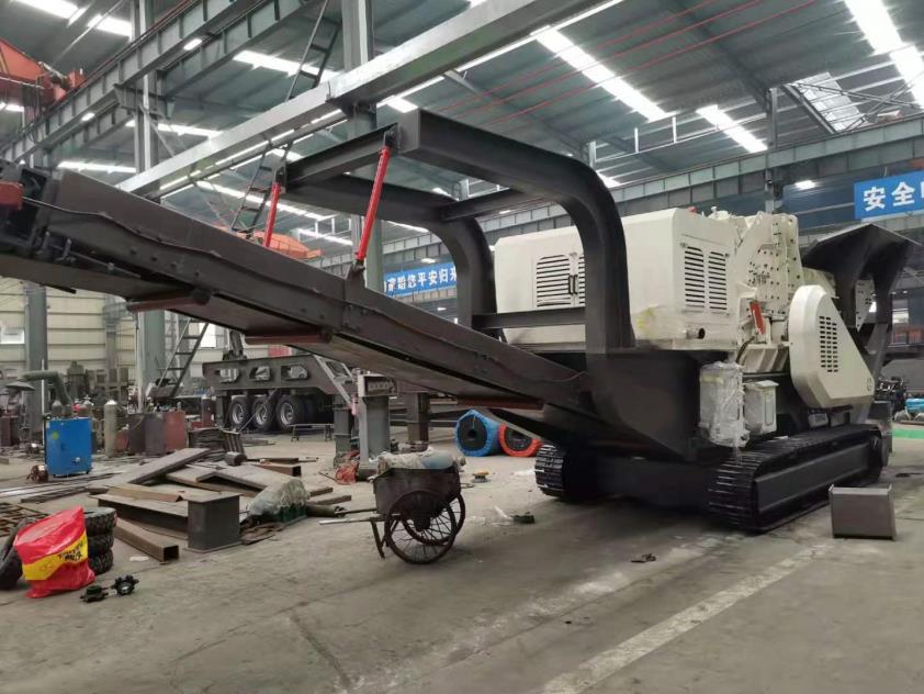履帶式建筑碎石破碎機 花崗巖破碎打砂機 時產40噸石頭粉碎機
