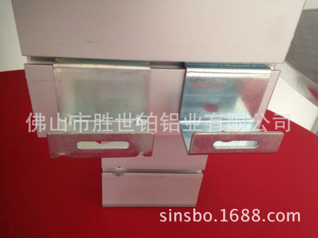 勝世鉑特裝展位搭建射燈掛鉤 八分方柱專用大射燈專用掛件批發示例圖3