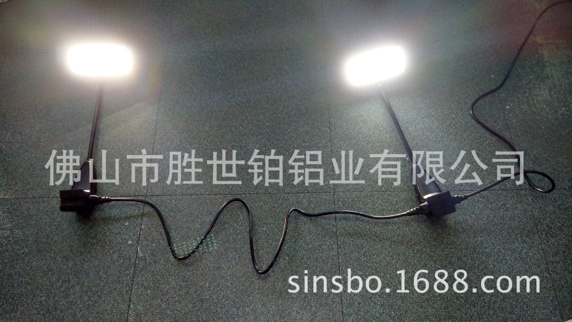 國內外參展110V夾子拉網展架LED長桿燈具 展覽展架隔斷射燈生產示例圖2