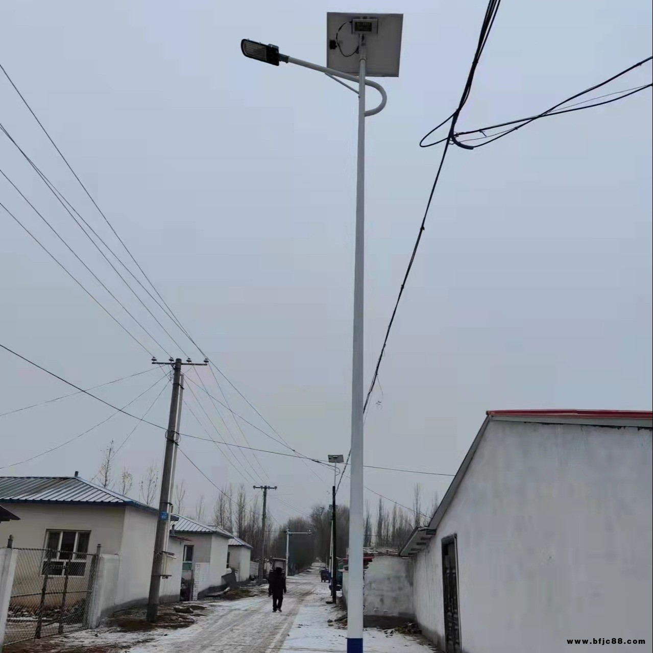 供應FNZH伍玖照明TYN25山西新農村建設市政道路仿古6M常州太陽能單雙臂民族風路燈廠家LED景觀燈庭院燈廠家批發(fā)
