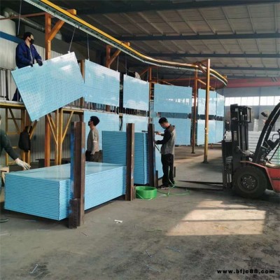 外墻腳手架鋼防護 圓孔鋼板網外掛 建筑鋼網片連接件 工地定型化鋼板網 國凱網業