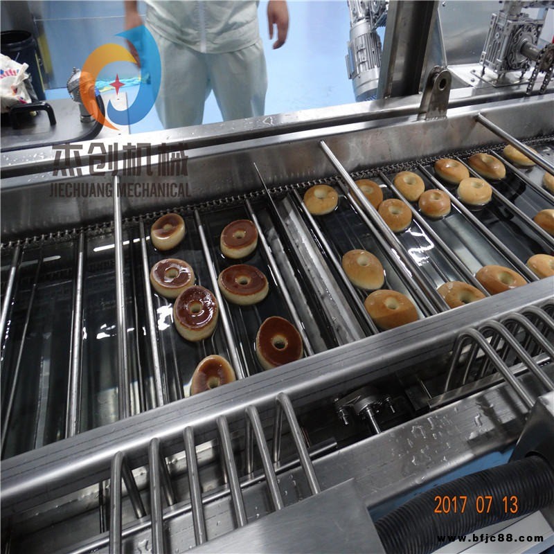 自動(dòng)炸甜甜圈油炸線設(shè)備 自動(dòng)出料自動(dòng)控溫貝果甜甜圈油炸機(jī)器 山東廠家