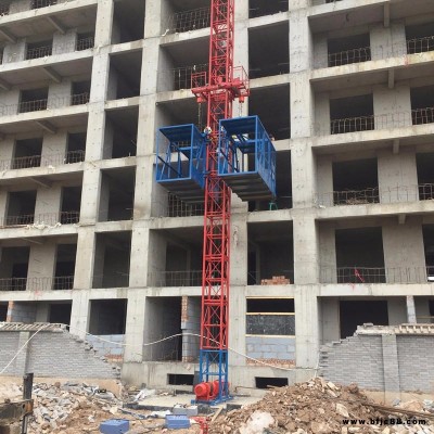 2020施工升降機(jī)廠家 蓋房專用垂直貨梯 雙籠單籠升降機(jī)貨梯 建筑物料送貨機(jī)