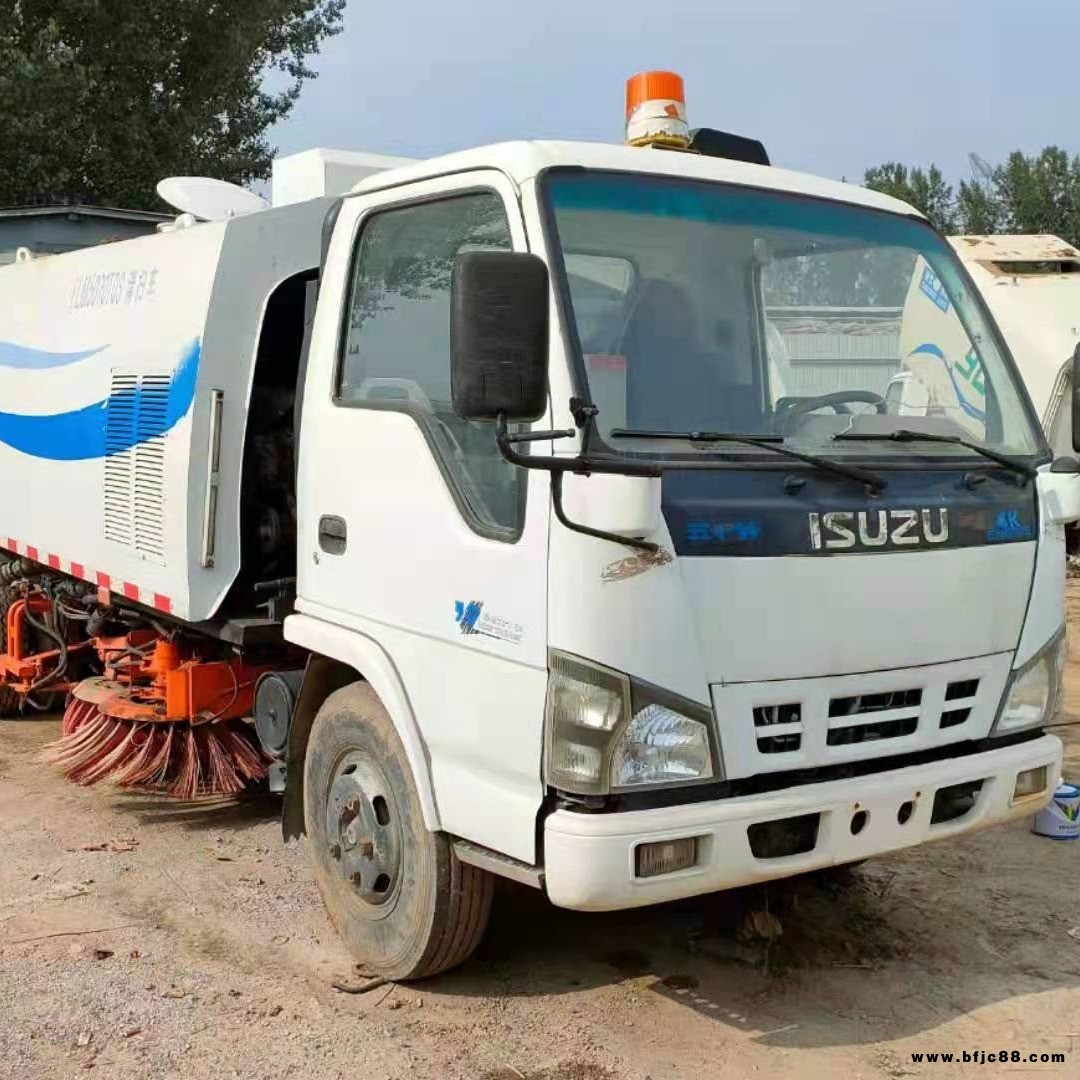 二手中型五十鈴清掃車 二手中聯(lián)重科   掃路車   場區(qū)清掃   清掃車  二手掃地車   二手設(shè)備廠家