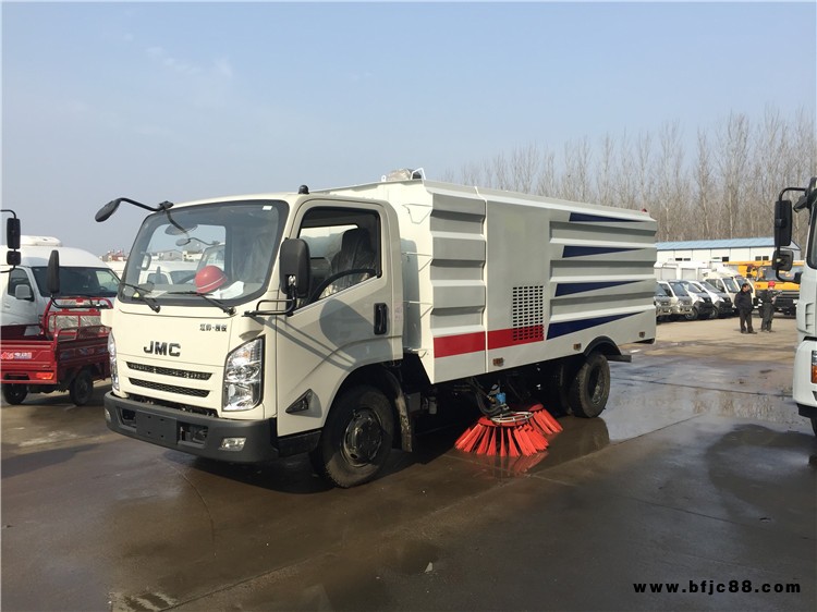 3噸東風(fēng)國五底盤清掃車 灑水清掃車生產(chǎn)供應(yīng)