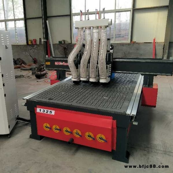 CNC雕刻機(jī) 家具磨具金屬切割機(jī) 數(shù)控雕刻機(jī)