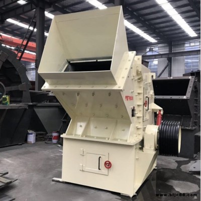 高產量花崗巖破碎機 石塊細碎制砂機 小型反擊制砂機 磨料開箱制砂機