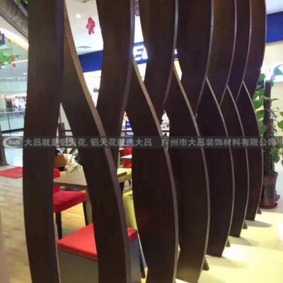 鋁方通吊頂鋁格柵吊頂U型槽吊頂集成吊頂方管吊頂長條形掛片吊頂