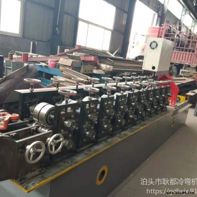 生產(chǎn)輕鋼龍骨機(jī)器設(shè)備 宏輝機(jī)械 全自動(dòng)冷彎成型機(jī) 50副吊頂龍骨機(jī)