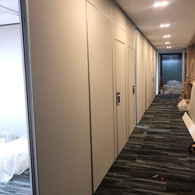 沃歐隔斷湘潭市會議室活動隔斷廠家直銷宴會廳高隔斷 活動隔斷門可電詢