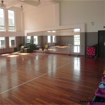 眉山室內(nèi)體育館地板  專業(yè)籃球館地板  楓木運(yùn)動(dòng)地板價(jià)格  歐氏地板