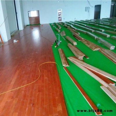 聊城運(yùn)動(dòng)場(chǎng)專用地板_體育場(chǎng)木地板價(jià)格_歐氏地板