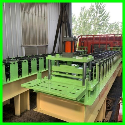 中揚壓瓦機 液壓馬達(dá)吊頂板壓瓦機 插接式壓瓦機設(shè)備 外墻裝飾板成型機