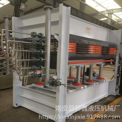 鋼木門熱壓機(jī) 新鑫液壓 按需供應(yīng) 膠合板多層熱壓機(jī) 膠合板熱壓力機(jī)
