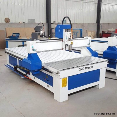 1325木工雕刻機(jī) 辦公家具開料機(jī) 密度板切割雕刻機(jī)