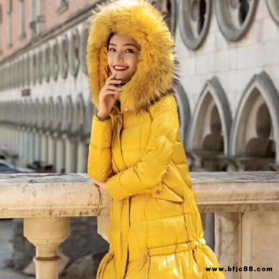 山東臨沂服裝批發市場 國色天香 摩多伽格 雨天國際 冬款羽絨服 品牌折扣女裝批發 尾貨批發 包調換