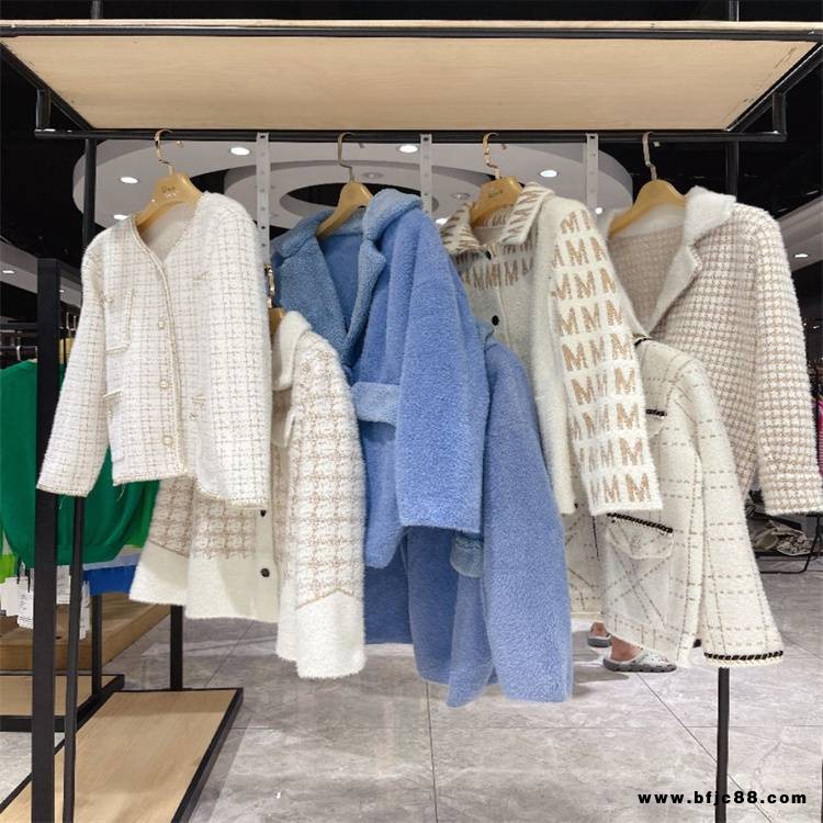克萊切尼22冬羽絨服 品牌折扣女裝 專柜撤柜庫存尾貨批fa