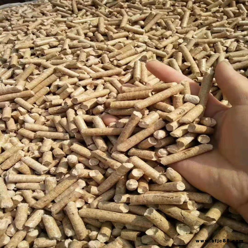 廠家直銷裕沅生物質顆粒松木顆粒壁掛爐燃燒機專用木顆粒規(guī)格齊全