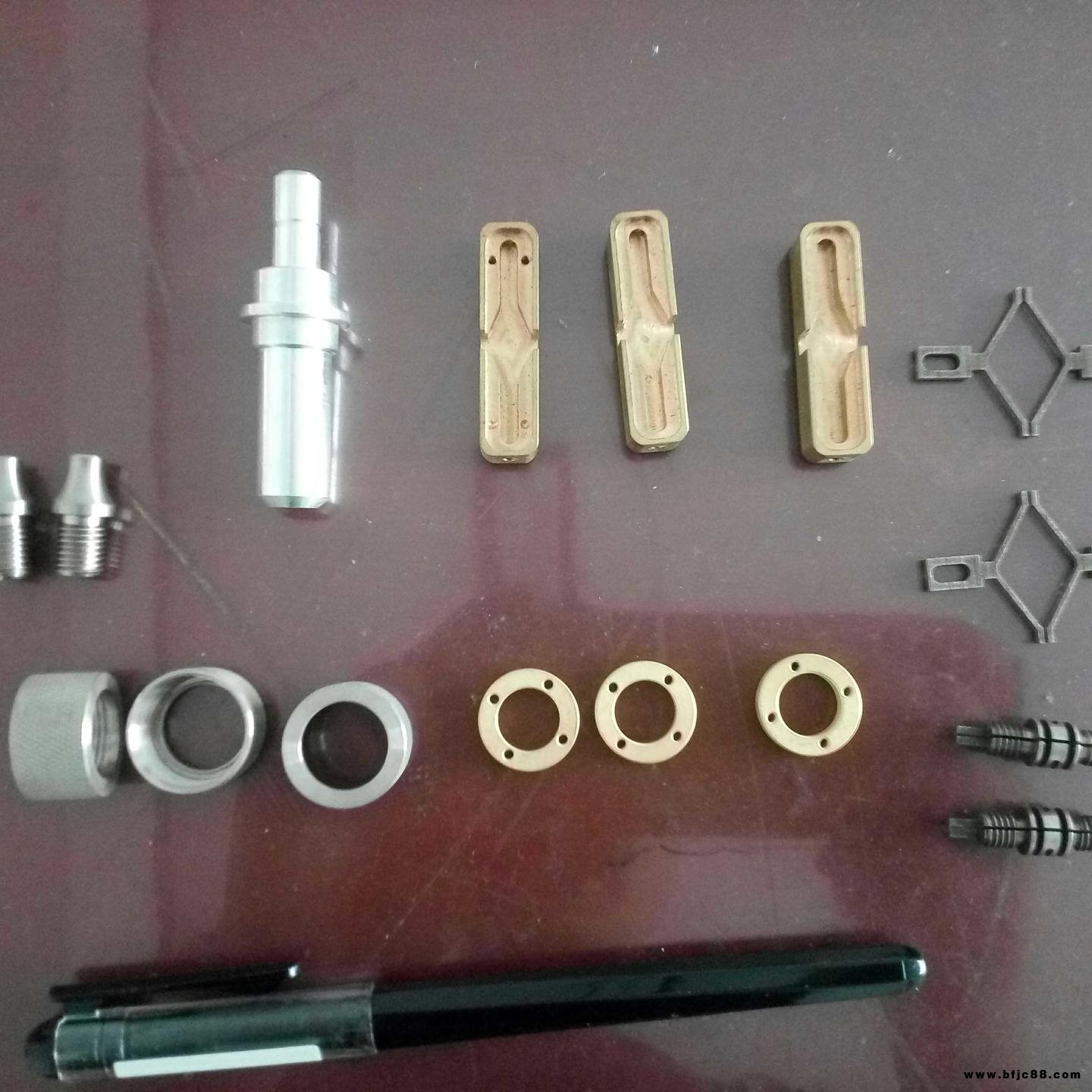 機(jī)械零部件加工，各種機(jī)械配件，樂器零件加工，空氣源熱泵機(jī)加件生產(chǎn)