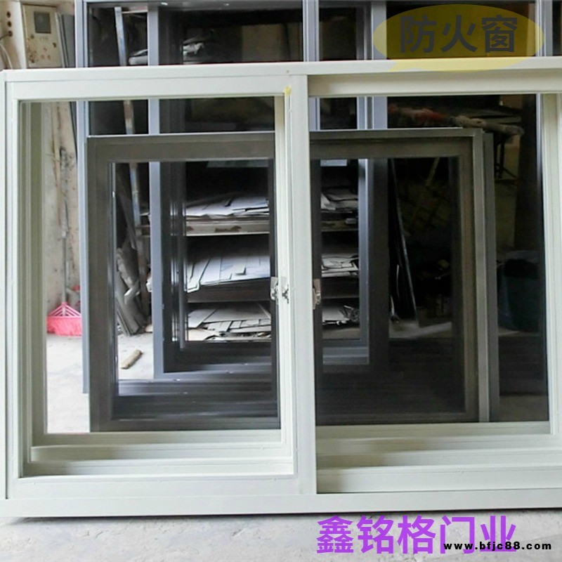 鑫銘格廠家供應(yīng)不銹鋼玻璃門(mén)  防火玻璃門(mén)  鋼制防火玻璃門(mén)  防