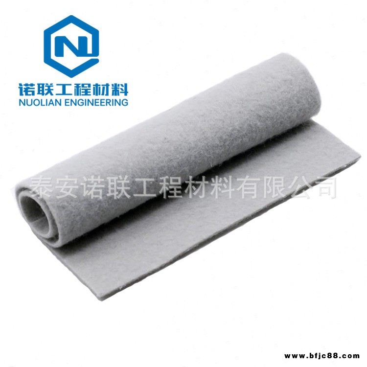 江蘇hdpe土工膜價(jià)格 一布一膜 魚塘河道防水養(yǎng)殖膜 專用加厚防滲布復(fù)合土工膜