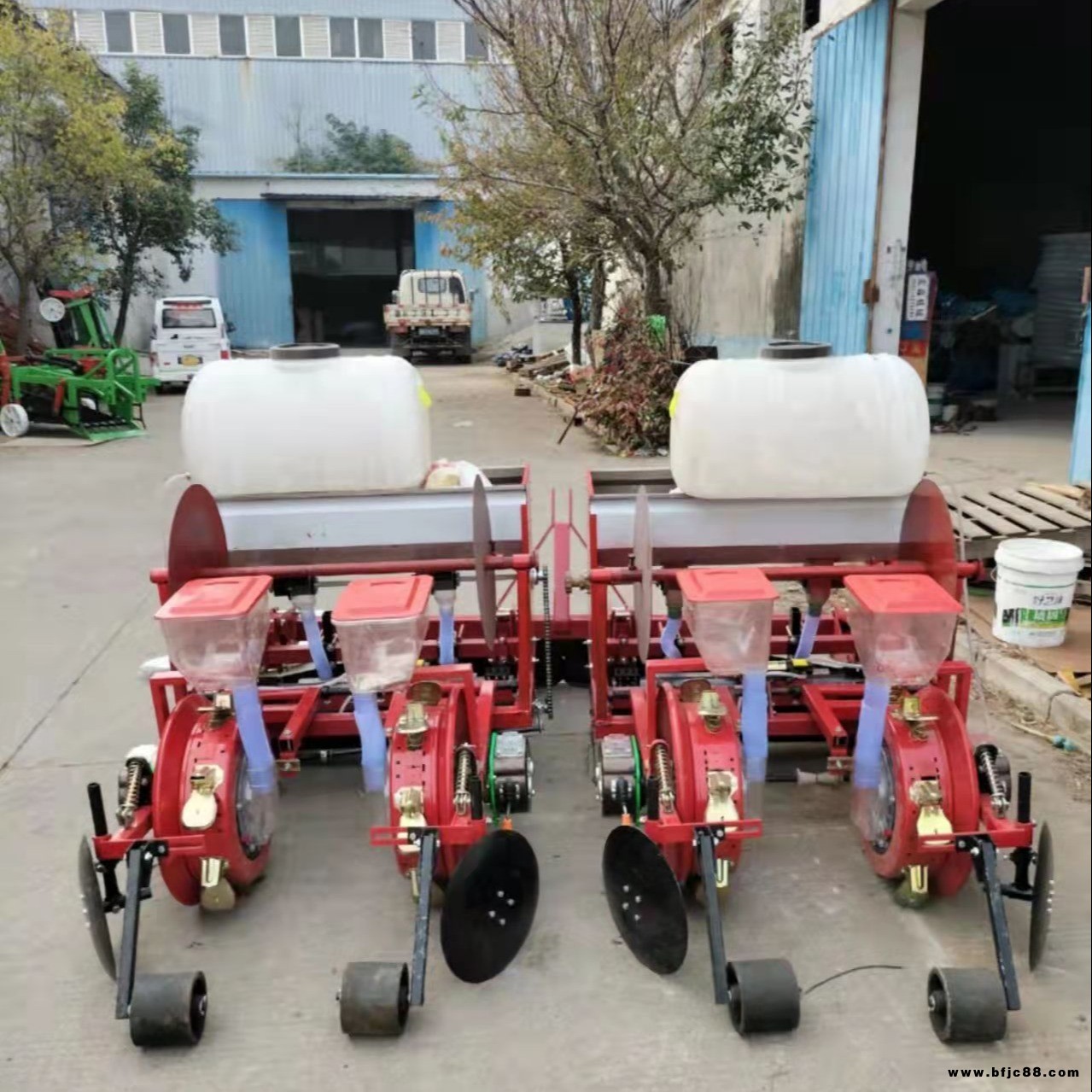 毛豆播種施肥鋪膜機 宏博廠家花生播種機 兩壟四行玉米膜上點播機