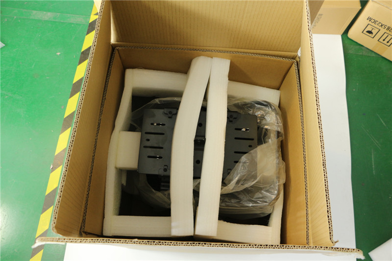 黑色鰭片超頻三工礦燈 500W 防雨防雷大功率高桿遠距離投光燈示例圖6
