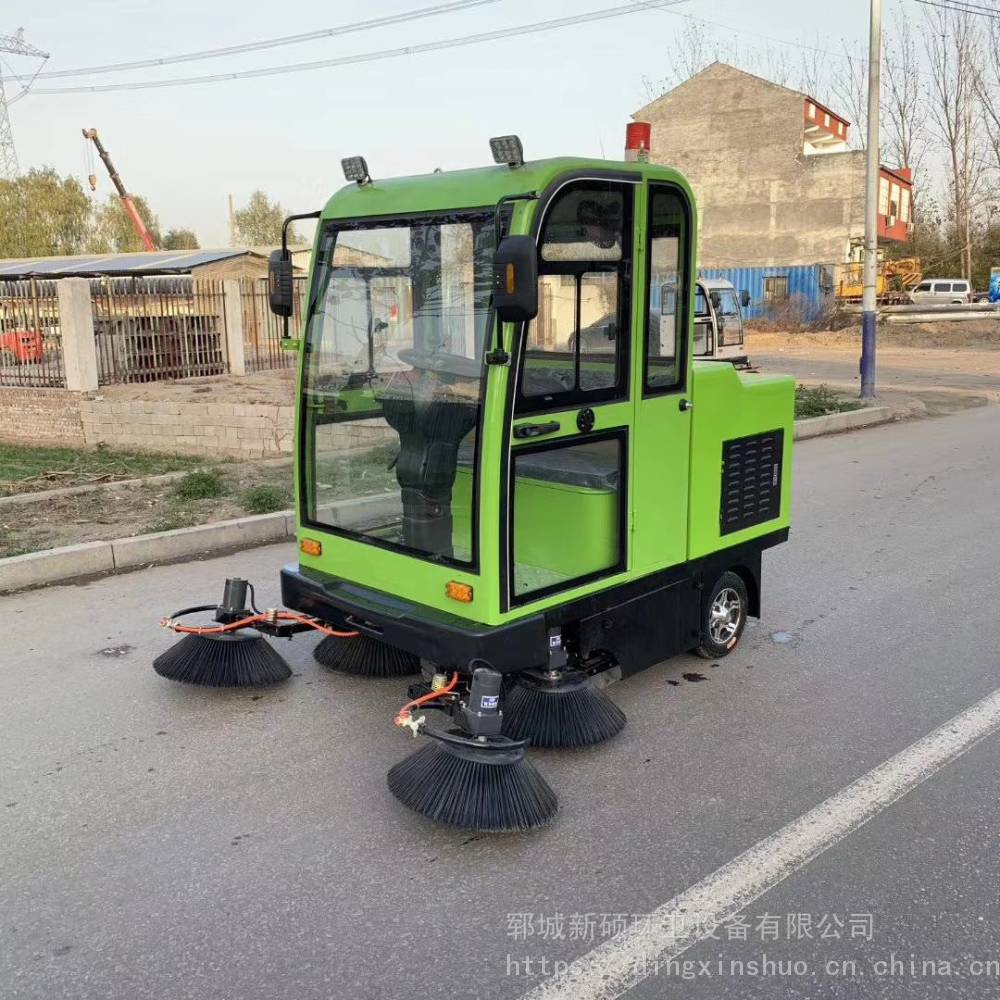 物業車庫商場清洗噴霧清掃車全封閉駕駛式環衛景區商場多功能清掃車電動清掃車