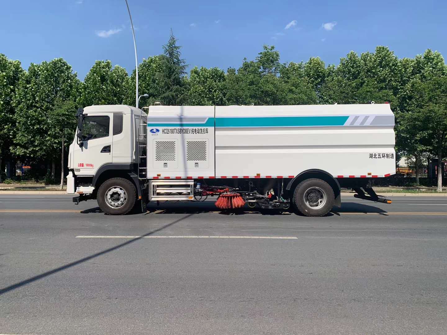 路面清掃車-阜新市路面清掃車生產(chǎn)商