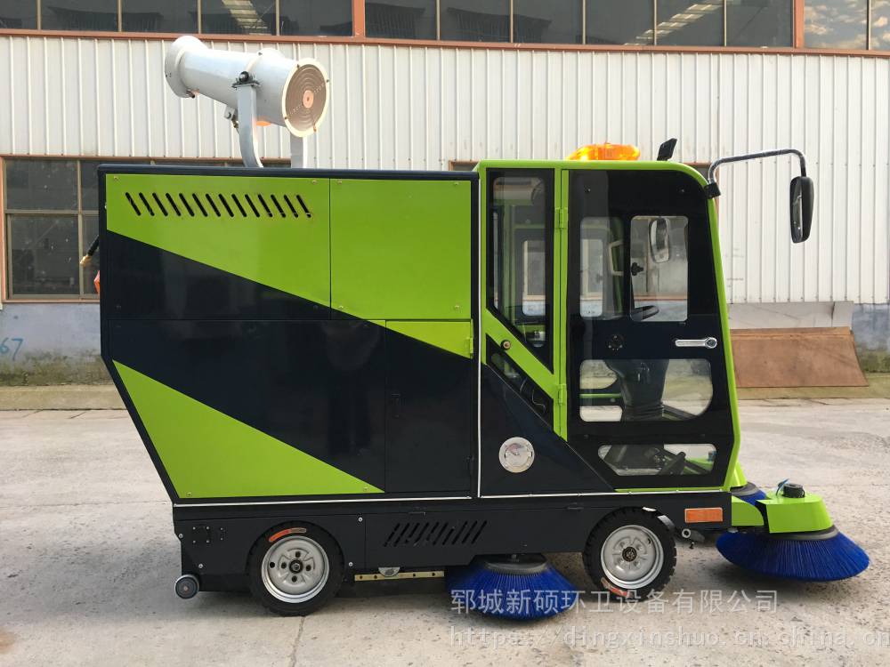 物業車庫商場清洗噴霧清掃車全封閉駕駛式環衛物業商場垃圾清掃車電動清掃車價格