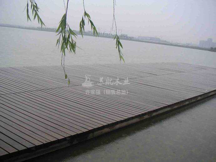 蘇航定制公園木棧道園林景觀木質(zhì)地板戶外防腐木橋梁木質(zhì)浮橋碼頭示例圖4