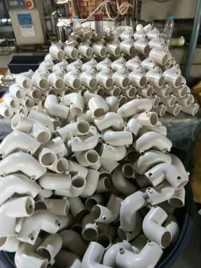 建筑工地樓梯防護欄連接件 樓梯轉角配件 塑料工地樓梯扶手管件示例圖6